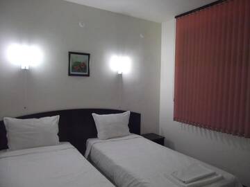 Фото номера Двухместный номер с 1 кроватью или 2 отдельными кроватями Отель Hotel Enchevi г. Кирково 6