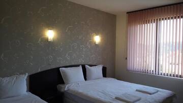 Фото номера Полулюкс Отель Hotel Enchevi г. Кирково 3